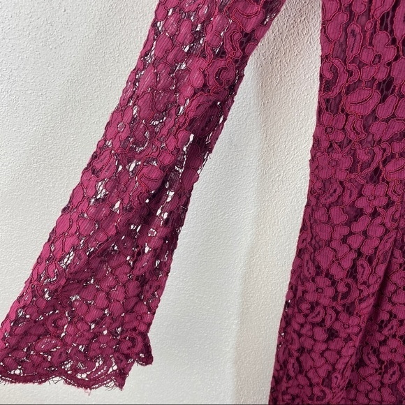 Bardot Sienna Lace Bell Sleeve Sheath Dress Size 4 - Picture 9 of 10